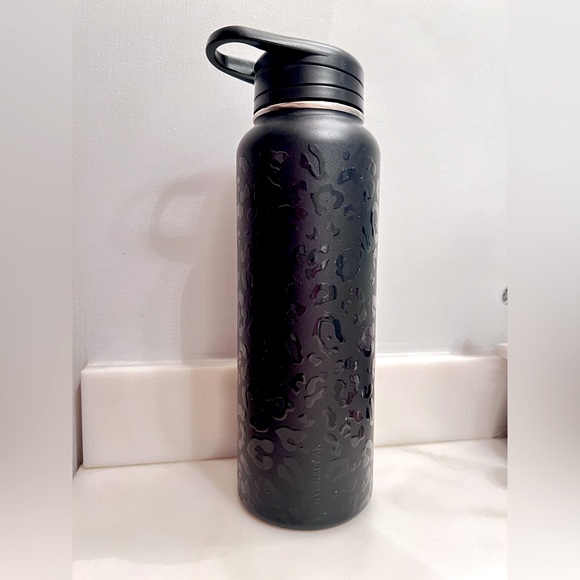 HydraPeak Black Leopard- Wide Mouth Bottle w/Flip Top  Lid - Picture 3 of 4